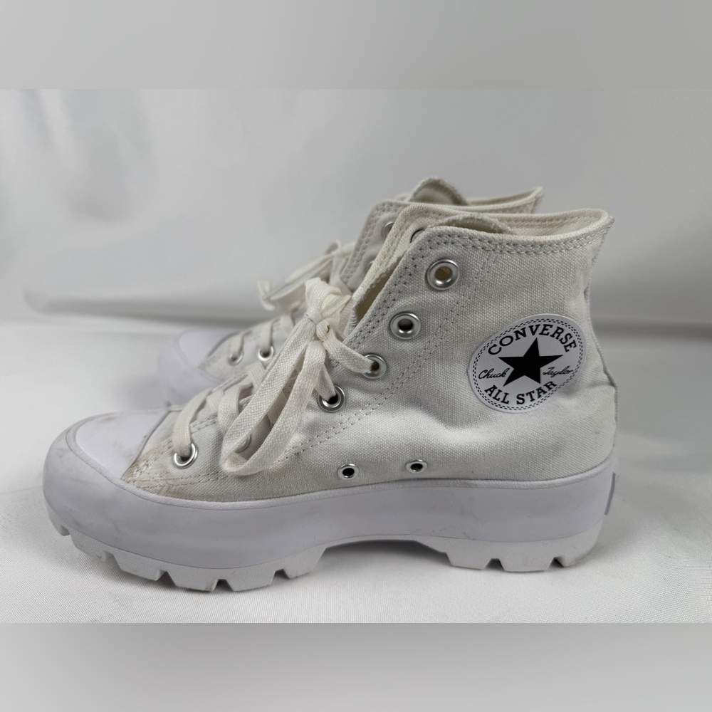 Women’s size 7 Converse White High-Top Lugged Sneakers